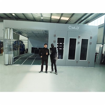 Náš technik vedl montáž stříkací kabiny a přípravny ve Francii